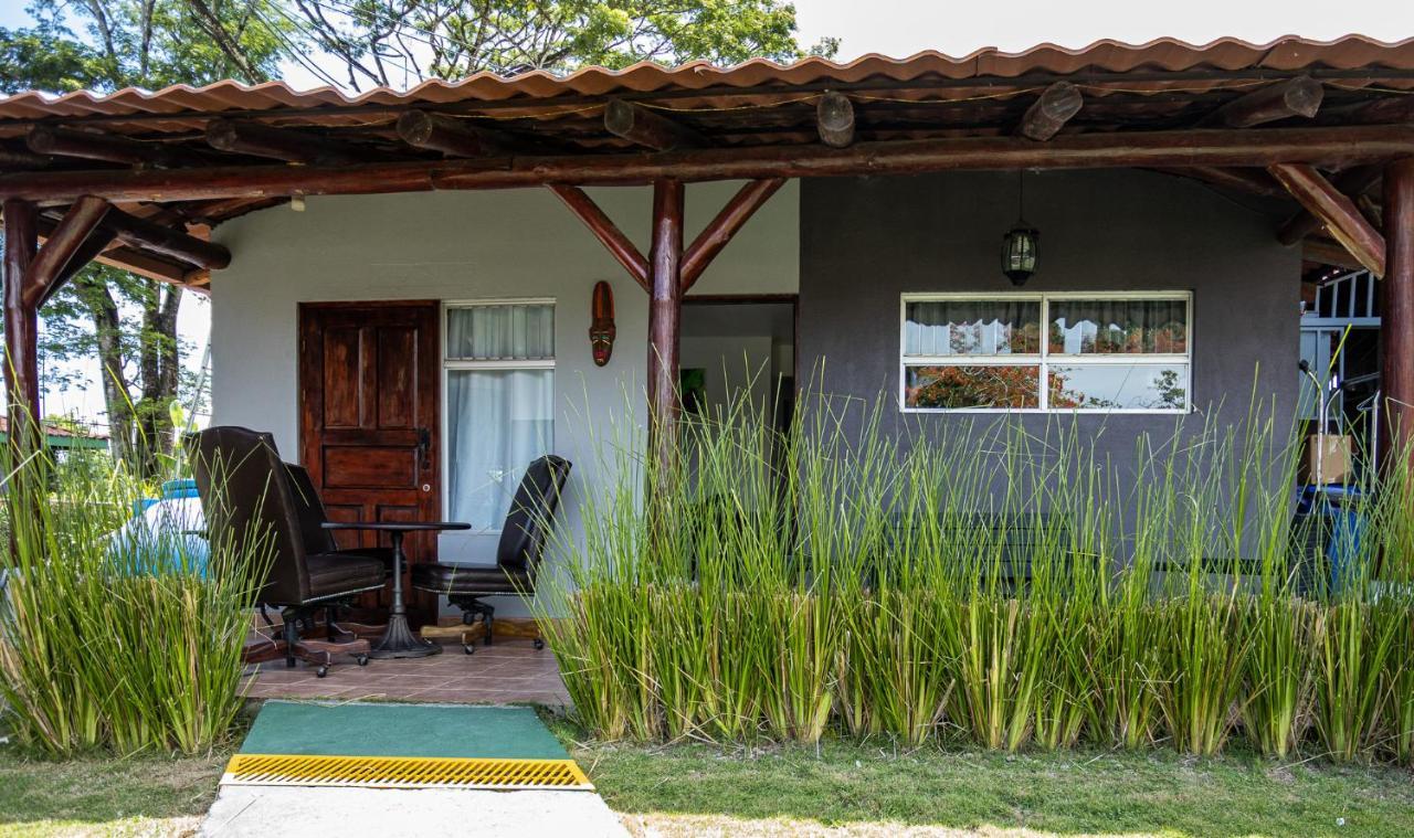 Hotel El Rancho Quepos Esterno foto