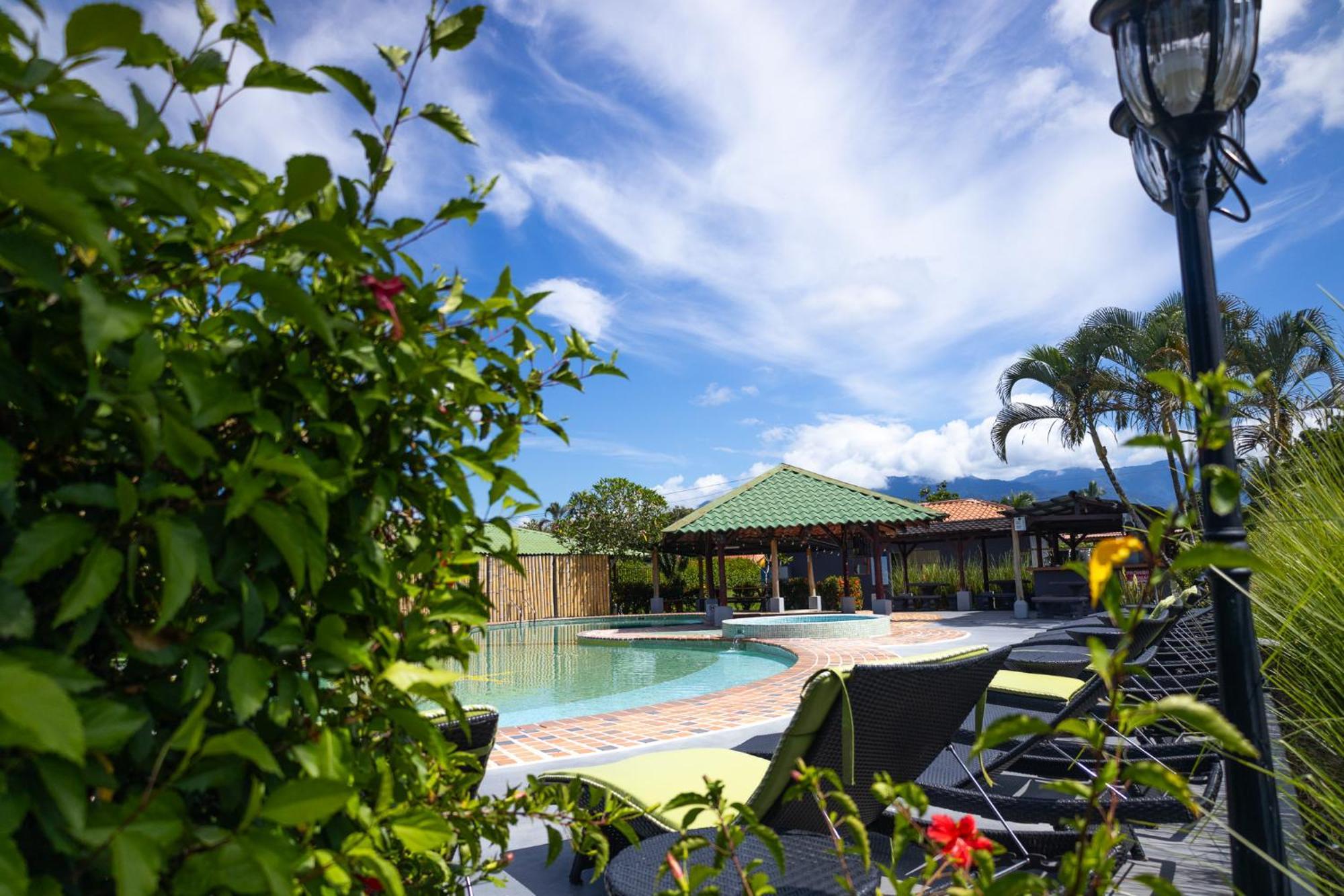 Hotel El Rancho Quepos Esterno foto